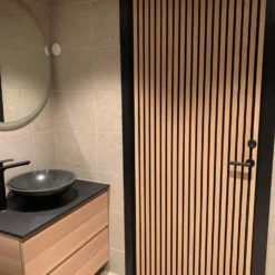 Akustikpanel Wood on wall Ek Ljuslackad