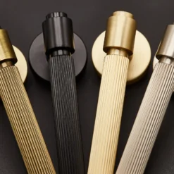 Dörrhandtag Beslag Design Helix 200 Stripe Modul Komplett