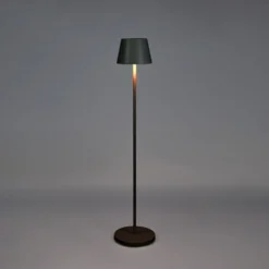 Golvlampa Gnojsö Konstsmide Pomezia M USB