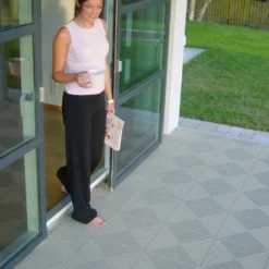 Golvplatta Bergo Unique Stone Grey Golvtrall i Plast