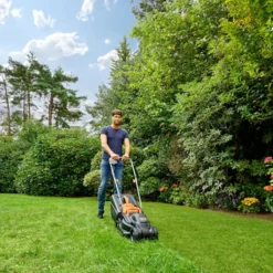 Gräsklippare Black & Decker BEMW351 1000W 32Cm