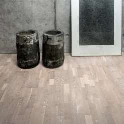 Parkettgolv Kährs Limestone Vit Mattlackad Borstad Ek 3-stav