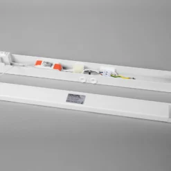 Underskåpsarmatur Hide-A-Lite Arm Kitchen Basic 580 mm