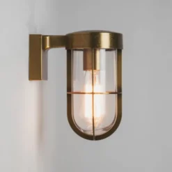 Vägglampa Astro CabinAntik Mässing