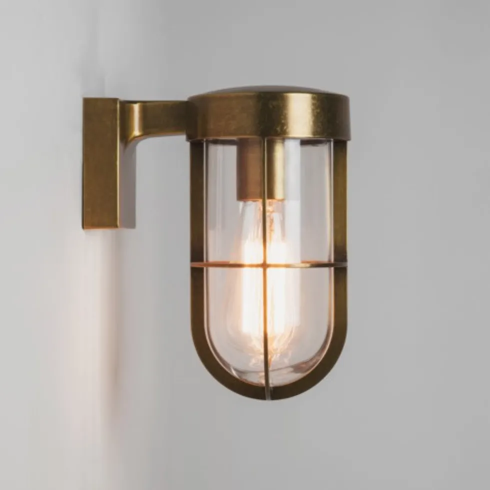 Vägglampa Astro CabinAntik Mässing